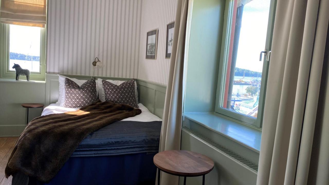 Waxholms Hotell Vaxholm Bagian luar foto