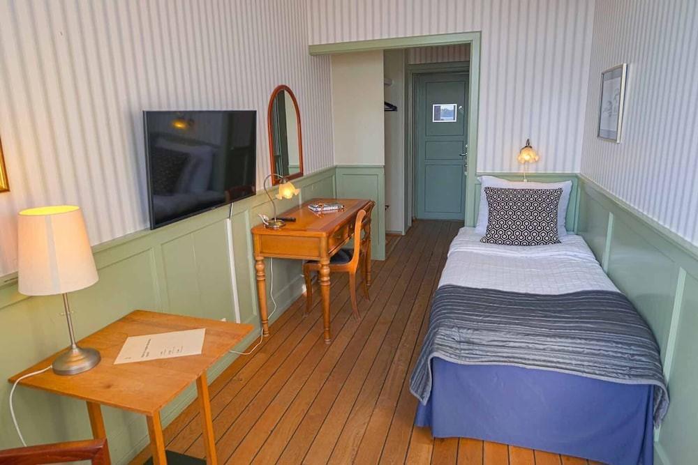 Waxholms Hotell Vaxholm Bagian luar foto