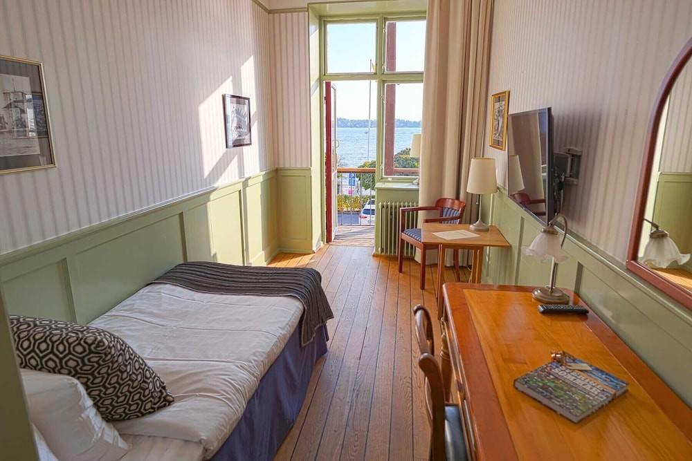 Waxholms Hotell Vaxholm Bagian luar foto