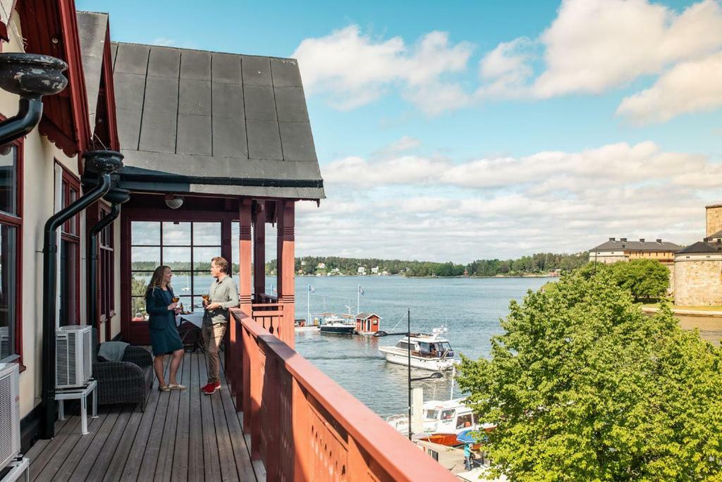 Waxholms Hotell Vaxholm Bagian luar foto